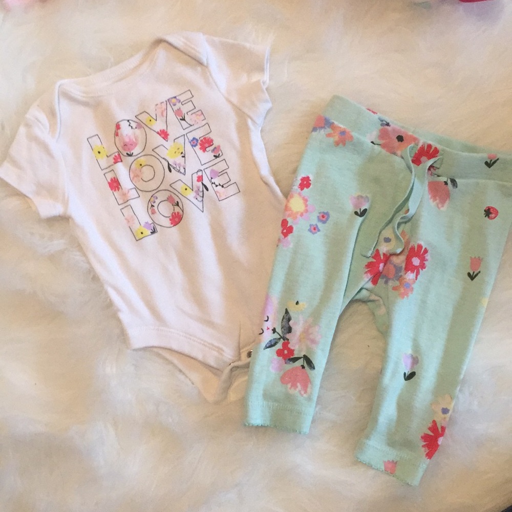 Baby Floral Outfit.